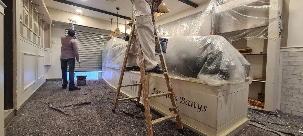 Pintura interior en El Forn dels Banys